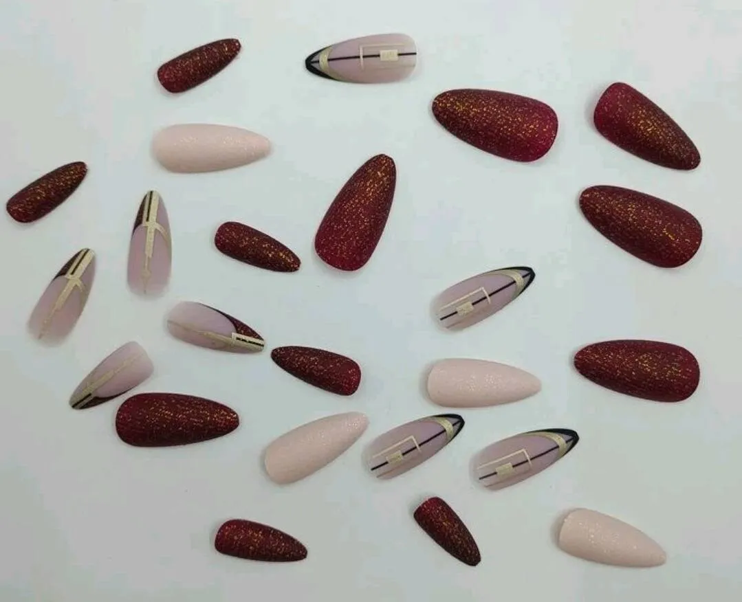 Beauty - Nails - glitzy almond