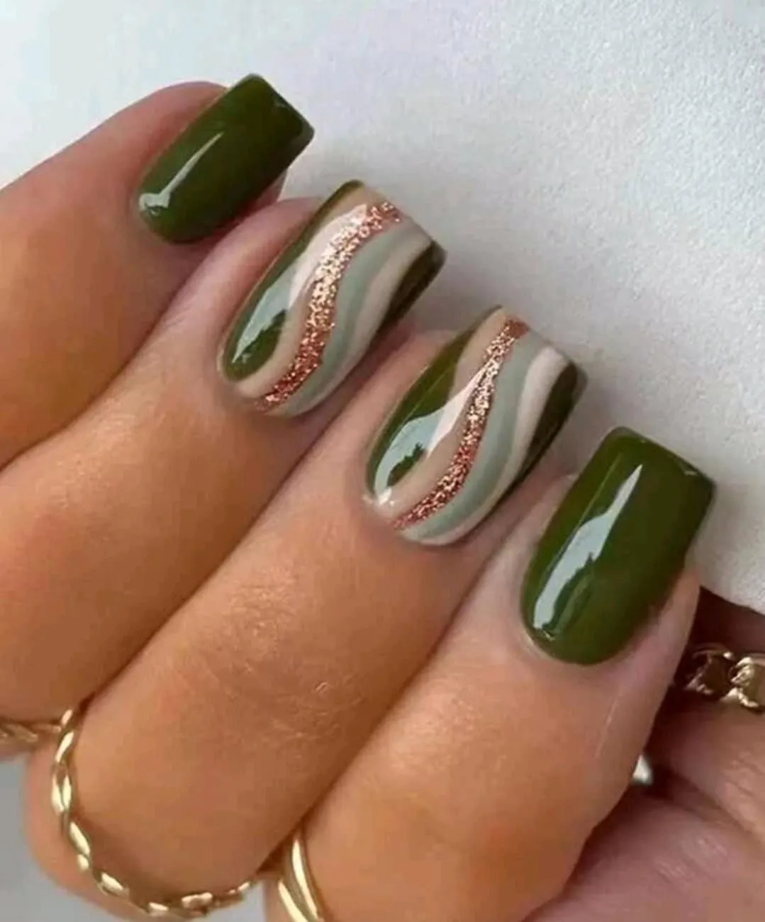 Beauty - Nails - green gold