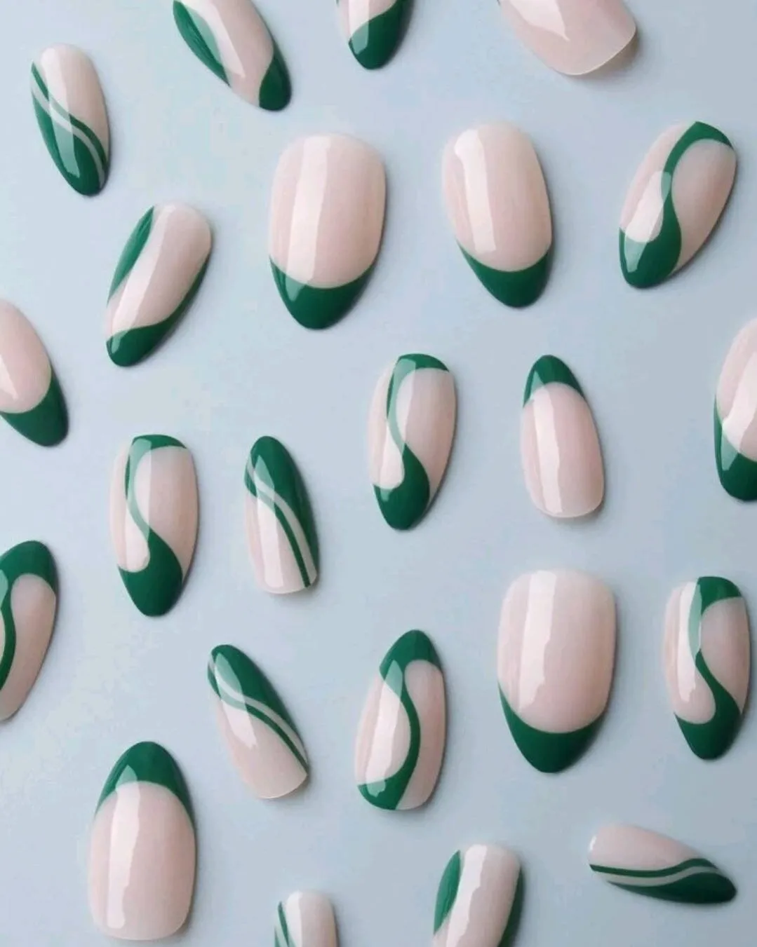 Beauty - Nails - green swirl
