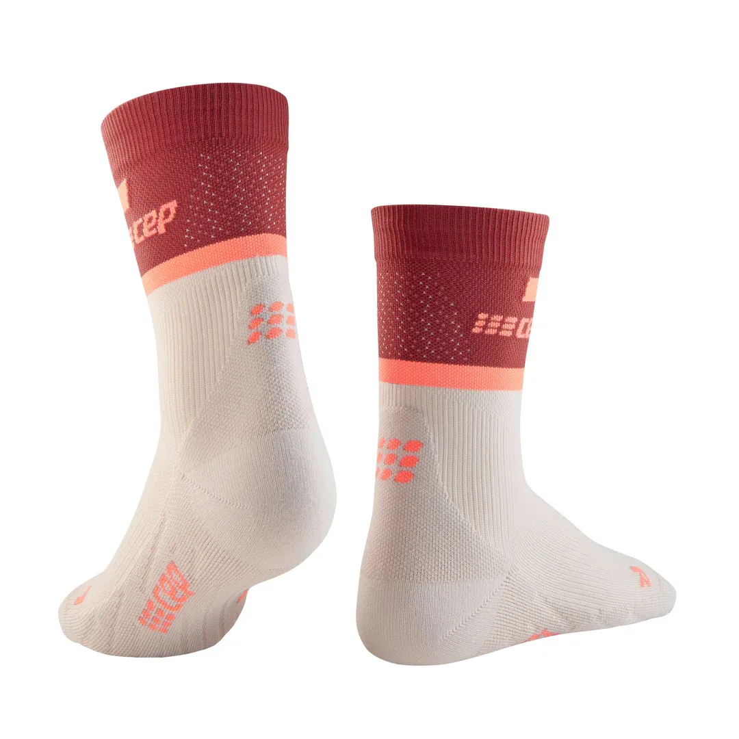 CEP Women&#x27;s Run Compression Mid Cut Socks 4.0 Red/Off White | Buy CEP Women&#x27;s Run Compression Mid Cut Socks 4.0 Red/Off White here | Outnorth
