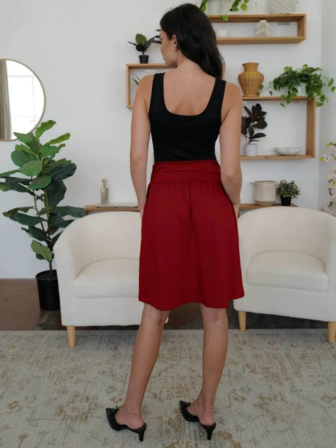 Chic & Comfortable FAM-FAM Stretchy Skirt with Convenient Pockets