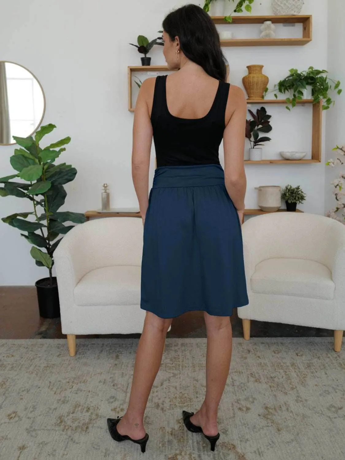 Chic & Comfortable FAM-FAM Stretchy Skirt with Convenient Pockets
