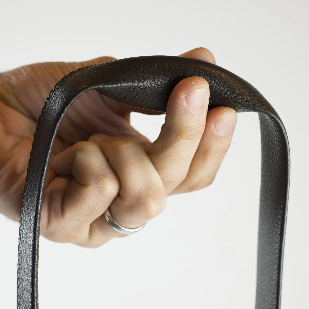 Dark brown soft calf "tubo" tubular dress belt