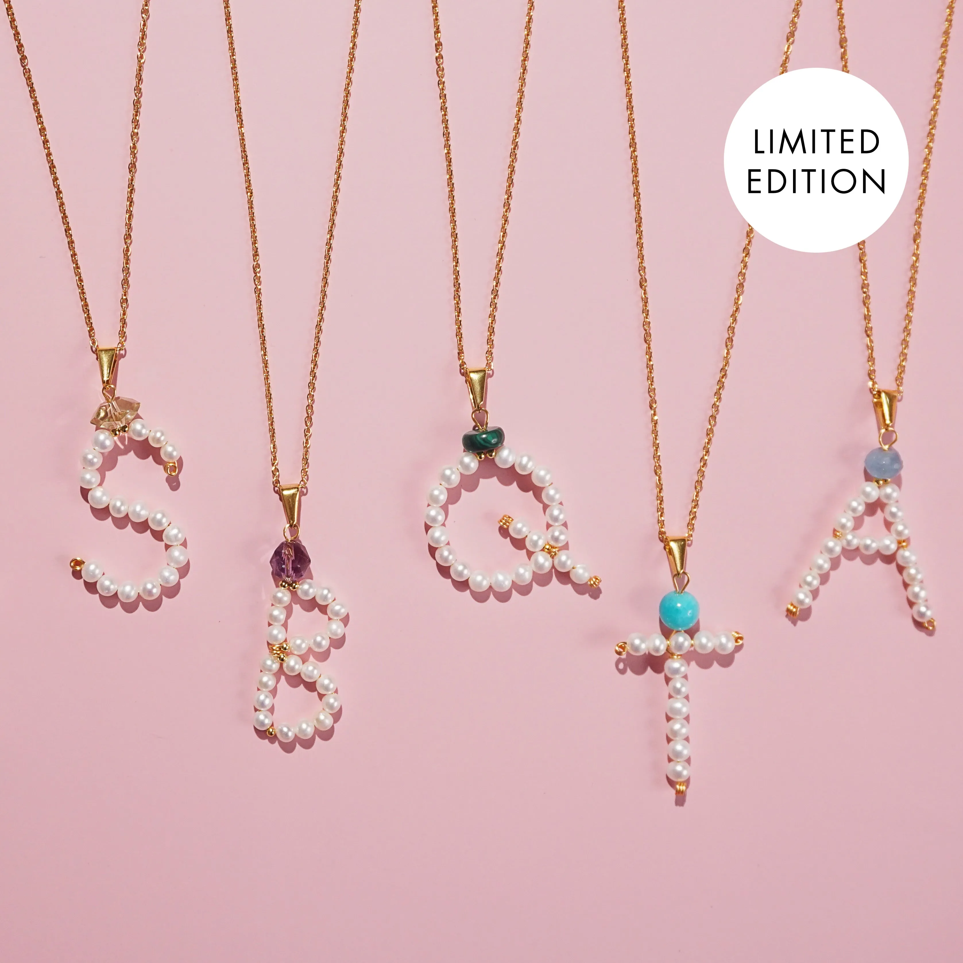 Les Initiales - Personalized Initial Necklace in Freshwater Pearl