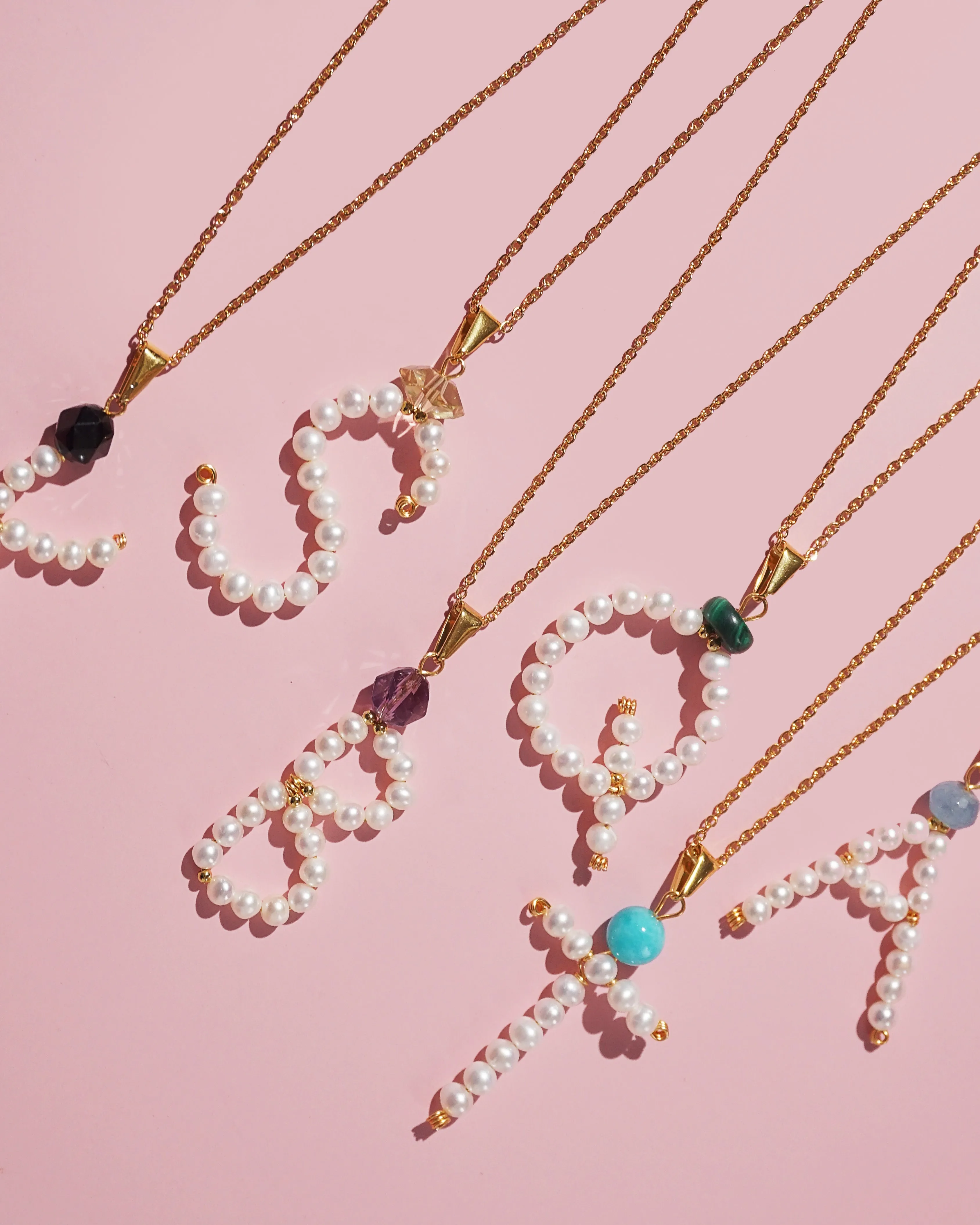 Les Initiales - Personalized Initial Necklace in Freshwater Pearl