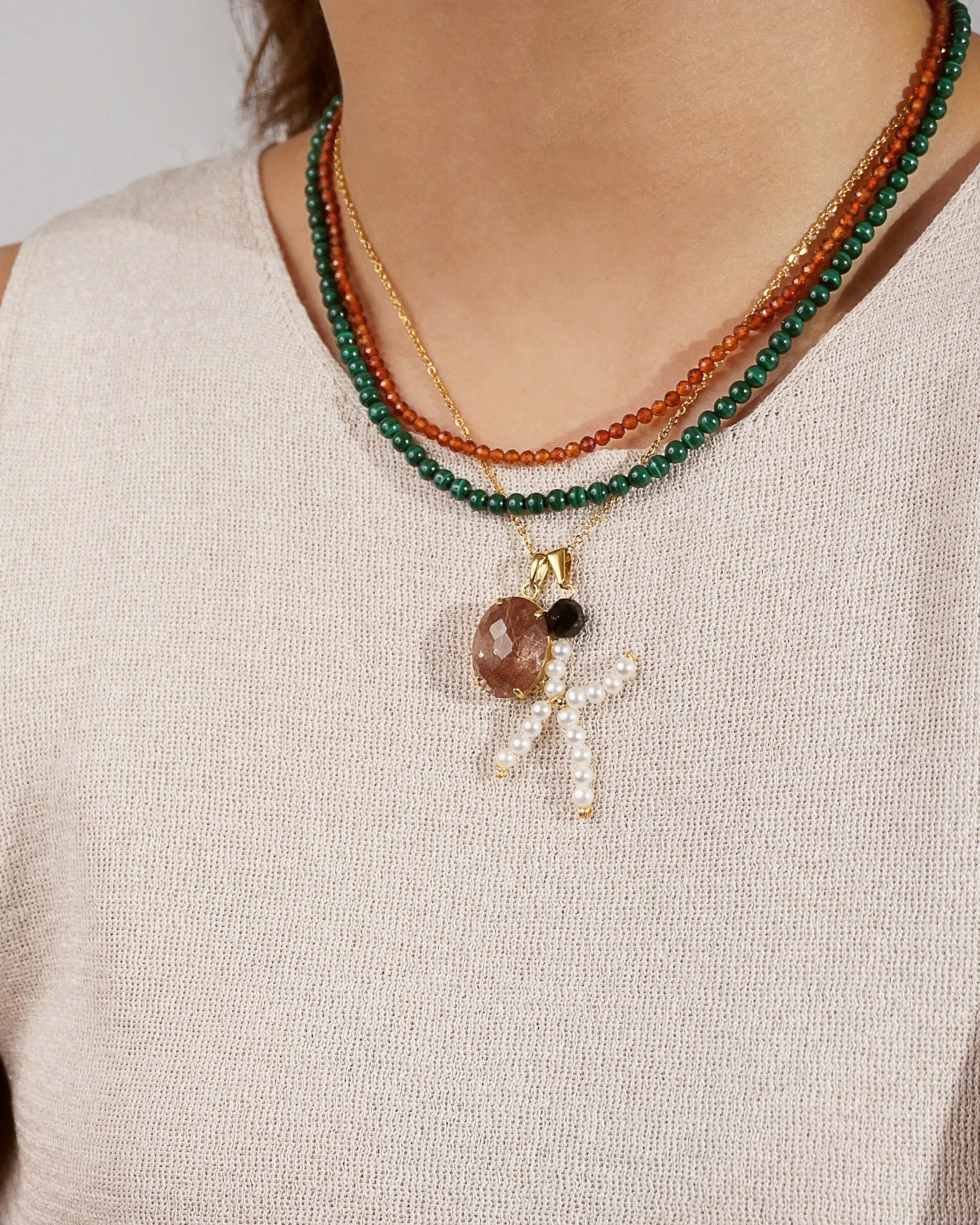 Les Initiales - Personalized Initial Necklace in Freshwater Pearl