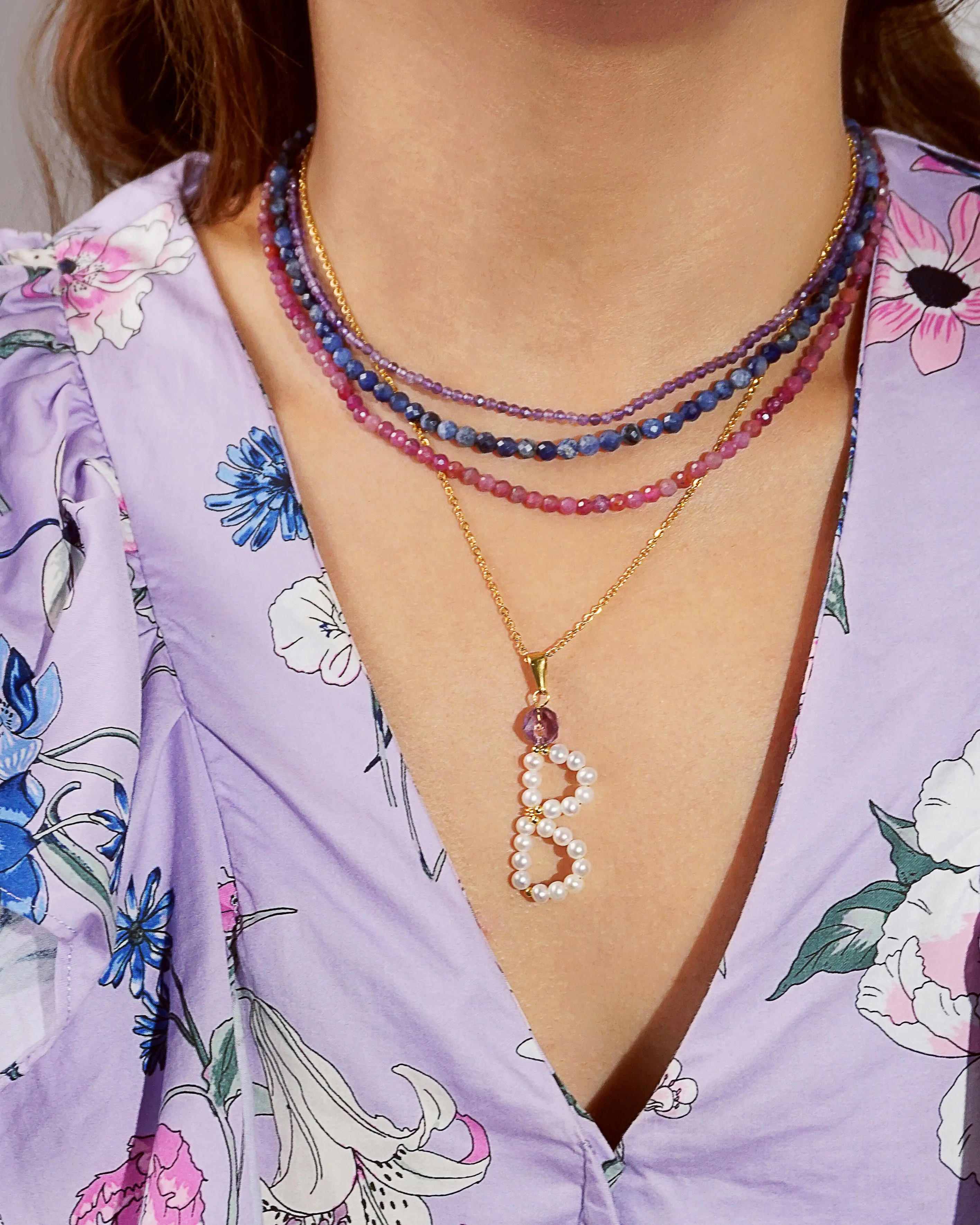 Les Initiales - Personalized Initial Necklace in Freshwater Pearl