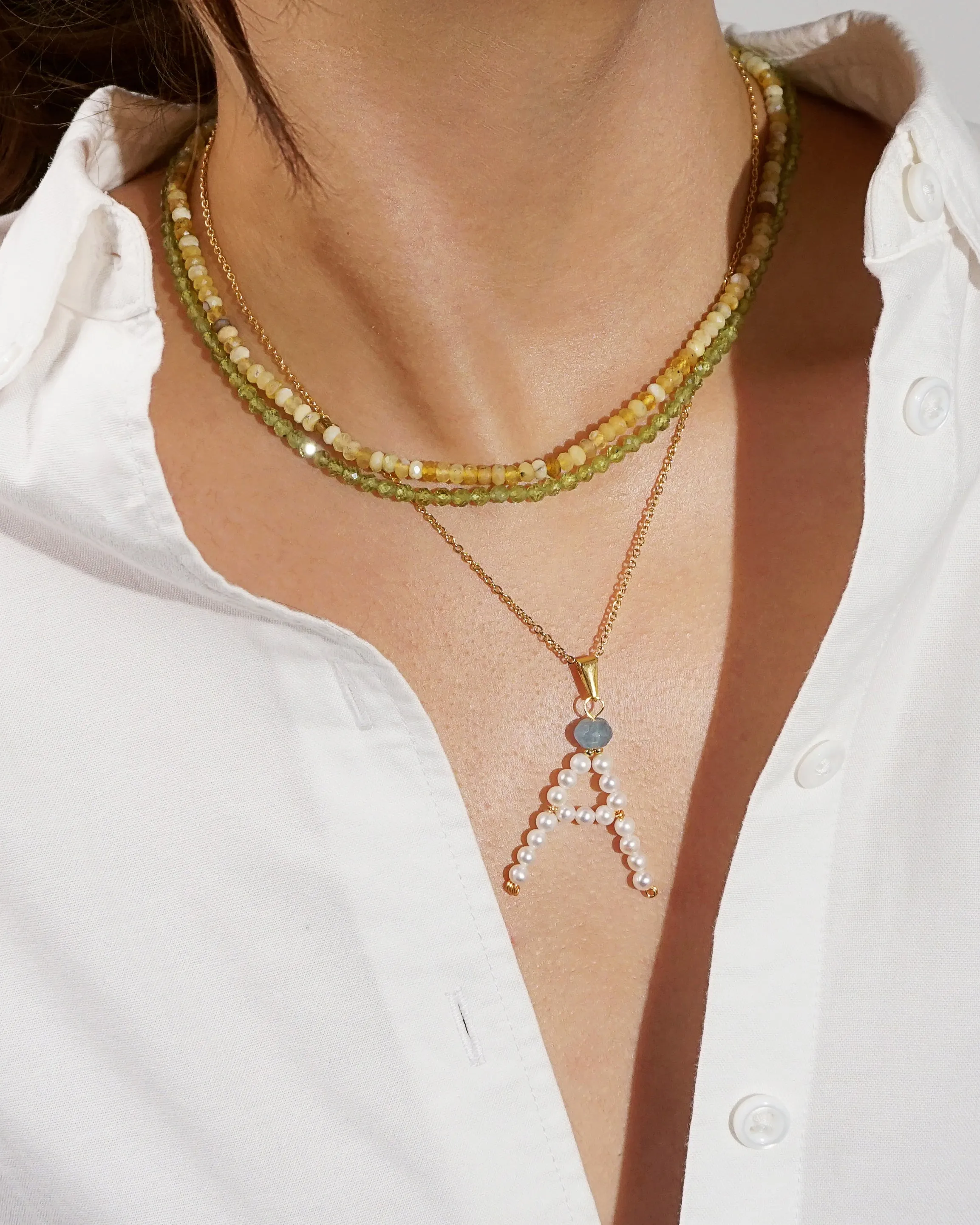 Les Initiales - Personalized Initial Necklace in Freshwater Pearl