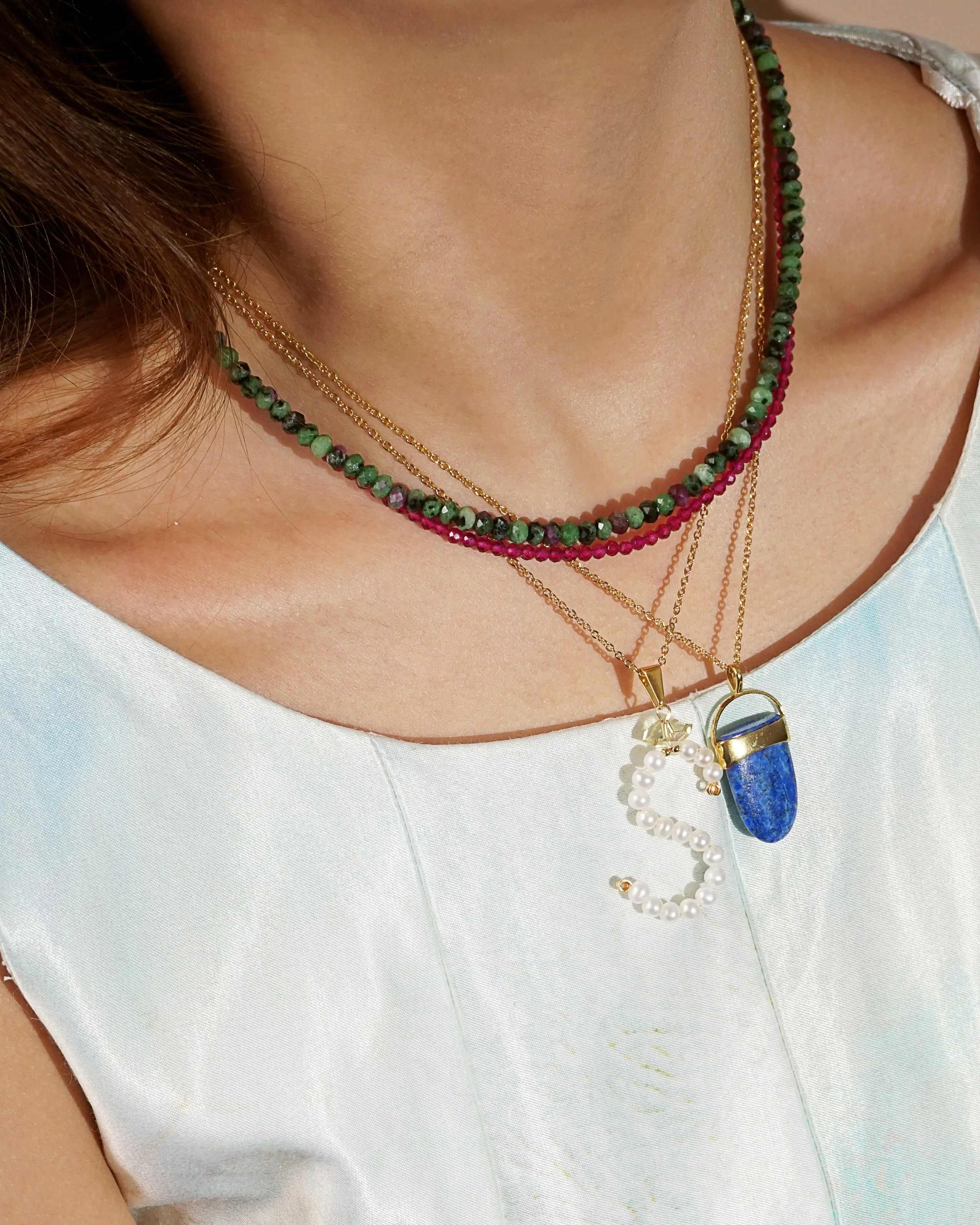 Les Initiales - Personalized Initial Necklace in Freshwater Pearl