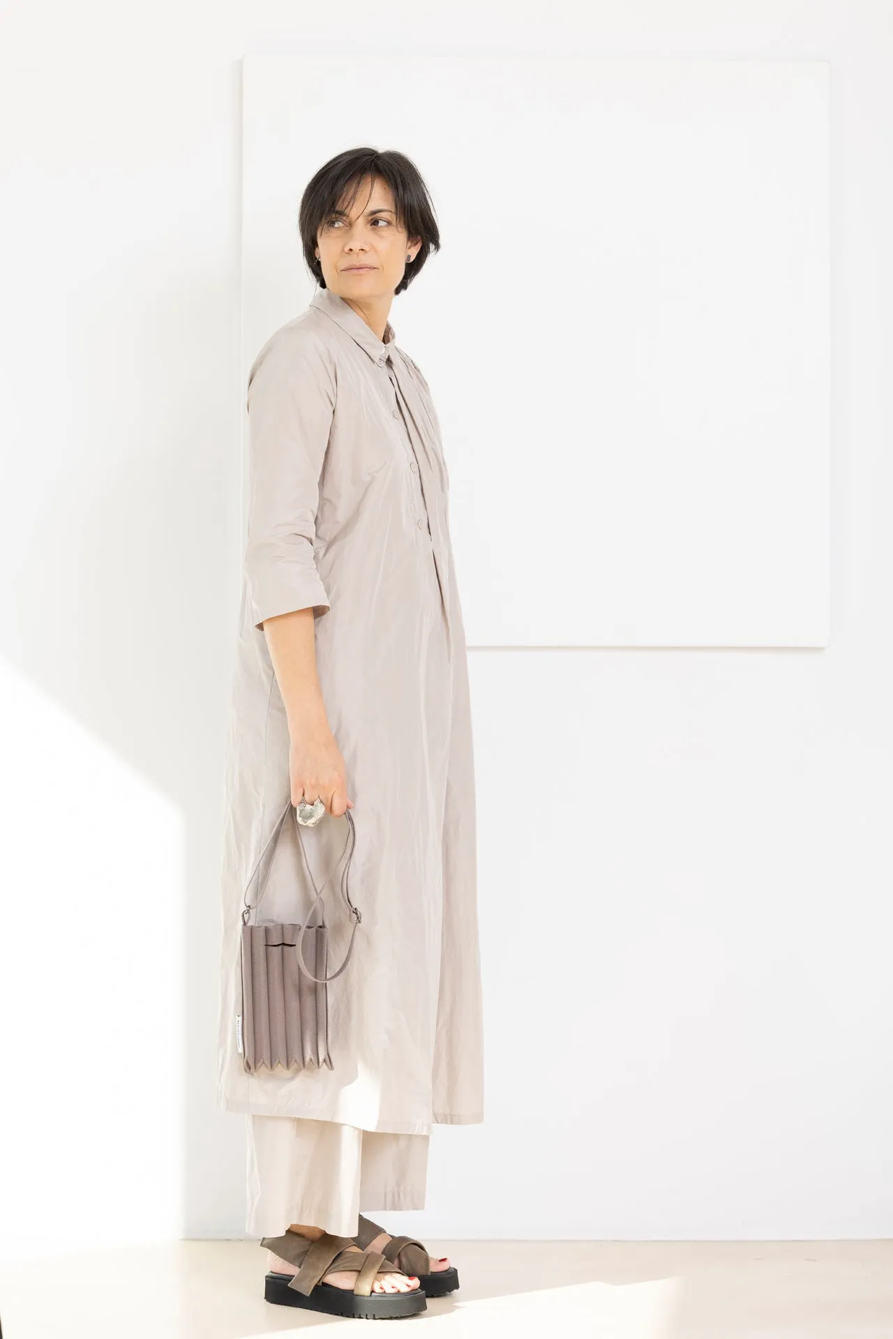 PLEATS MAMA MINI STUDIO BAG MOCHA